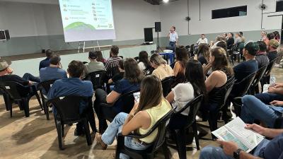 COPROSSEL apresenta resultados aos cooperados, na pré-assembleia realizada em Porto Barreiro